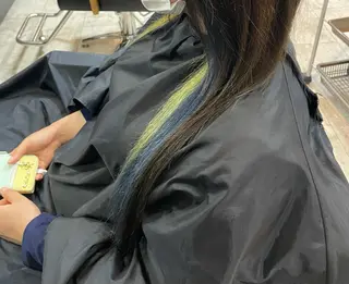 カラー I. NARUSEのヘアスタイル