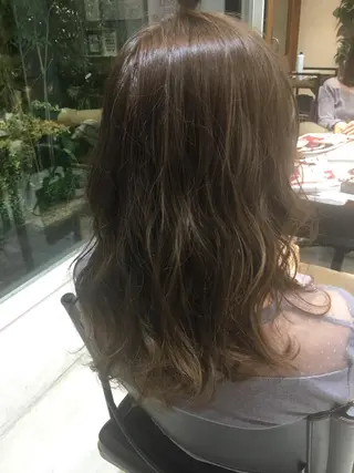 ミディアム カラー ture by gladのヘアスタイル