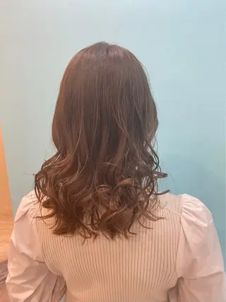 セミロング カラー 山下 美羽のヘアスタイル