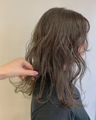 セミロング yurika☁️ 似合わせ｜レイヤーのヘアスタイル