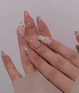 ネイル Roger 舞のネイルデザイン