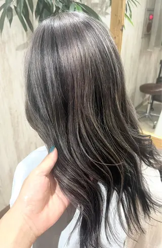 セミロング カラー blau hair and care《ブラウ》所属・MARU.縮毛矯正 デザインカラーのヘアスタイル