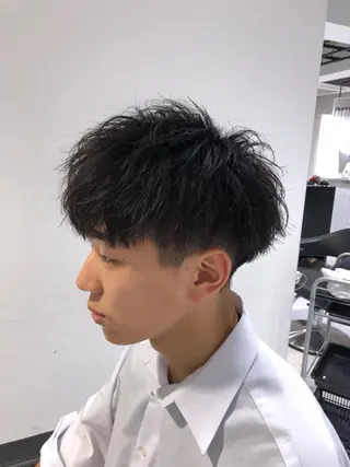 ショート パーマ メンズ 赤み消し🌿 透明感カラー🫧のヘアスタイル