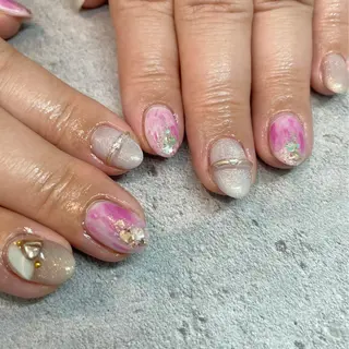 ネイル BLUE ROSE Nail所属・BELL.Salon Group Nailのネイルデザイン