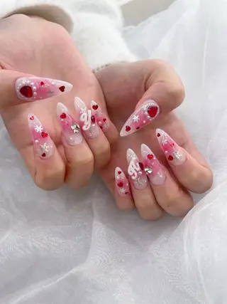 ネイル 五十嵐 美智のネイルデザイン