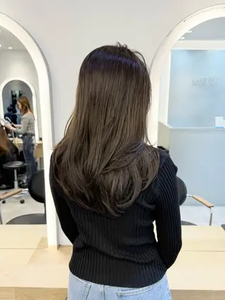 セミロング 里見 倭梨のヘアスタイル