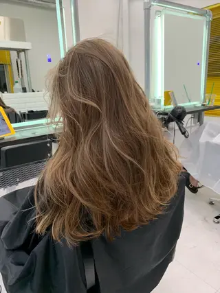 カラー CHAINON所属・🤎HAZUKI🤎 ハイトーン✨のヘアスタイル