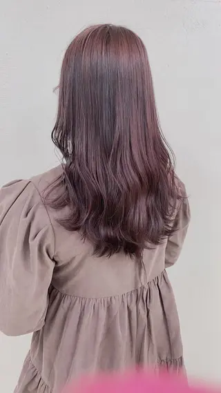 カラー ミルクティーカラー イイサカシュンスケのヘアスタイル
