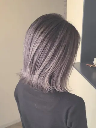 ショート ブリーチカラー🌈 嘉名 真樹のヘアスタイル