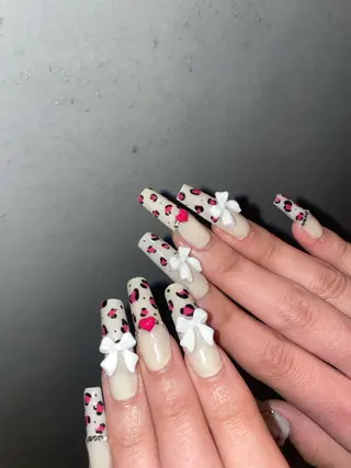 ネイル GO TODAY シェアサロン 渋谷Amiu店所属・渋谷ネイル🎀 y2k/海外ネイルのネイルデザイン