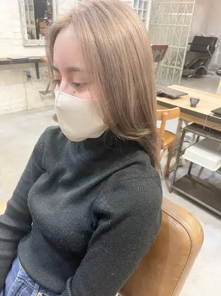 セミロング カラー ブリーチ＆縮毛矯正 🧸tomoki🧸のヘアスタイル