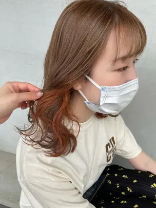 ミディアム カラー 小森 樹奈のヘアスタイル