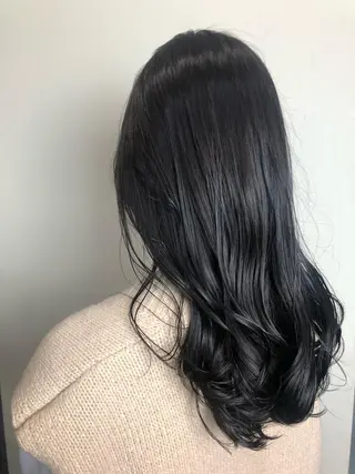 ロング 🌈インナーカラー 手塚直生のヘアスタイル