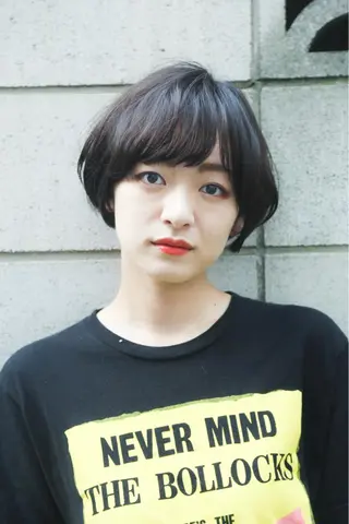 ショート オーストヘアージジ所属・TAI透明カラー 柔らかい縮毛矯正のヘアスタイル