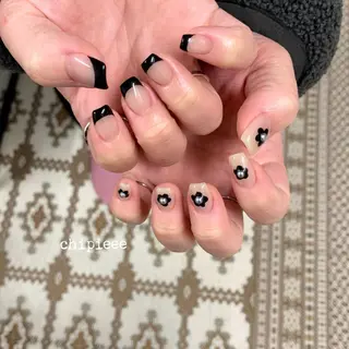 ネイル charme所属・. SHIORIのネイルデザイン