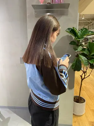 カラー アカリ /ショートカットのヘアスタイル