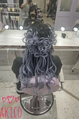 ロング LUXBE GALLERY なんば駅前店所属・ラックスビーギャラリ ー AKICOのヘアスタイル