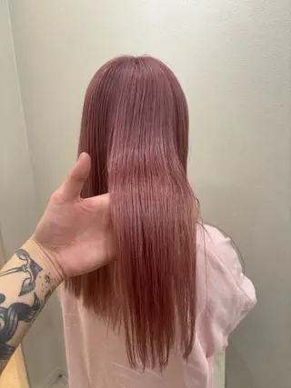 ロング カラー 渡 汐音のヘアスタイル