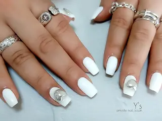 ネイル YUMI NAGAI  のネイルデザイン