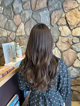 ロング カラー メンズ まろやかなベージュ 小池春樹のヘアスタイル