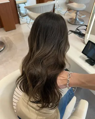 セミロング カラー 韓国レイヤー🇰🇷 韓国研修◎渋谷カイトのヘアスタイル