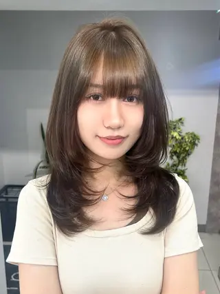 セミロング vain(ヴェイン)所属・レイヤー艶 カラー/kougaのヘアスタイル