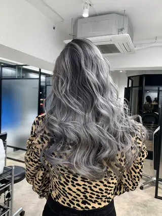 ロング カラー 及川シゲル 髪質改善講師のヘアスタイル