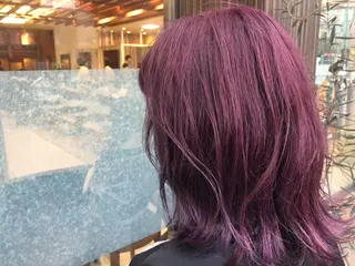 カラー 渡邊 桃香のヘアスタイル