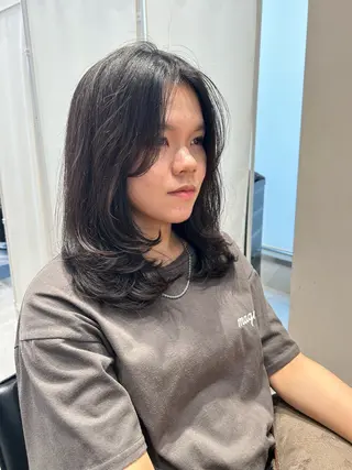 セミロング 風香🪼レイヤー /透明感カラーのヘアスタイル