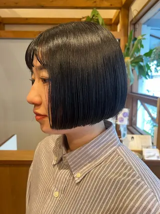 ショート カラー ENIF 大島 芽生のヘアスタイル