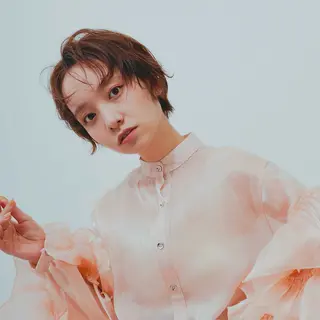 ショート かどたはるな レイヤー/パーマのヘアスタイル