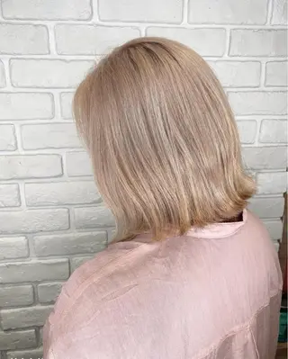 ミディアム カラー 森本 笑のヘアスタイル