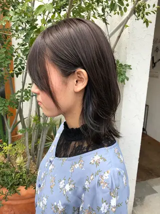 ミディアム カラー 細沼 葵のヘアスタイル