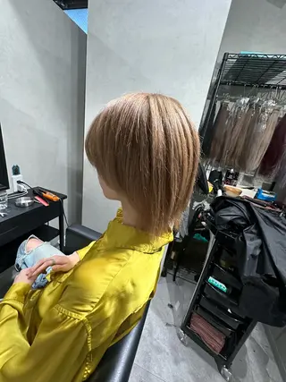 メンズ 奥本 侑 ハイトーン、髪質改善のヘアスタイル