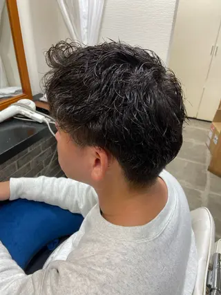 パーマ メンズ イツキ🌕デザインカ ラー🥨髪質改善🫧のヘアスタイル