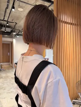 ショート カラー 透明感カラー🫧 CHIHIROのヘアスタイル