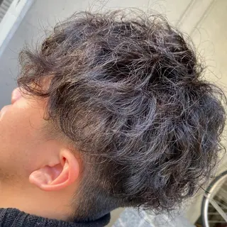 ショート パーマ メンズ インナーカラー指名 No.1菊池柊真のヘアスタイル