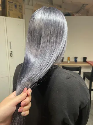 セミロング LAFF心斎橋店所属・ブリーチ縮毛矯正 LAFFYuiのヘアスタイル