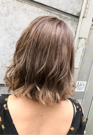 セミロング カラー ヘアアレンジ MiU所属・韓国×髪質改善×美髪 縮毛矯正×レイヤーのヘアスタイル