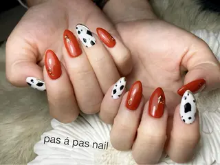 ミディアム ネイル Yakko pas á pasのネイルデザイン