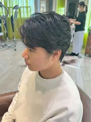 パーマ メンズ 増渕 駿介のヘアスタイル
