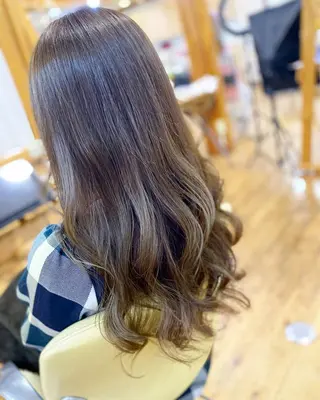 ロング カラー 荒木 ひろかのヘアスタイル