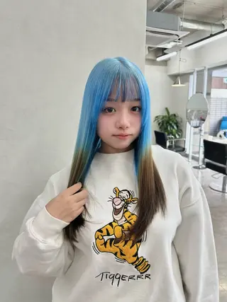 ミディアム カラー ウルフとハイトーン みっちー✂️のヘアスタイル