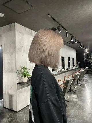 カラー REGOLITH （レゴリス）所属・山田隆成/韓国カット バレ、ハイライト得意のヘアスタイル