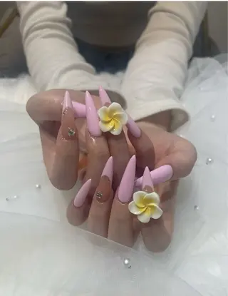 ネイル T-Rich所属・高野 沙玖良のネイルデザイン