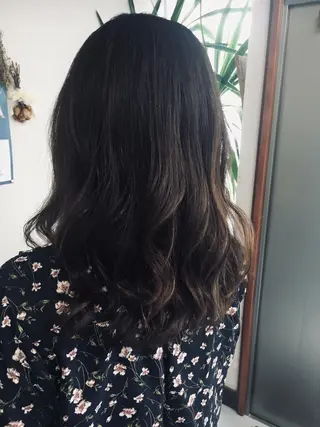 ロング カラー ストウ ナナエのヘアスタイル