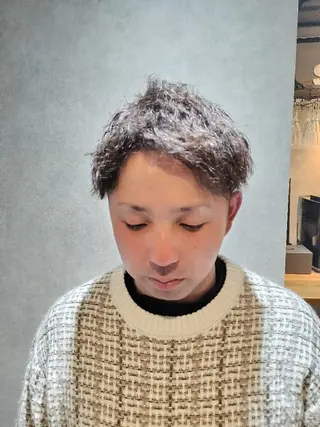 ショート パーマ カラー メンズ 大江 聖のヘアスタイル