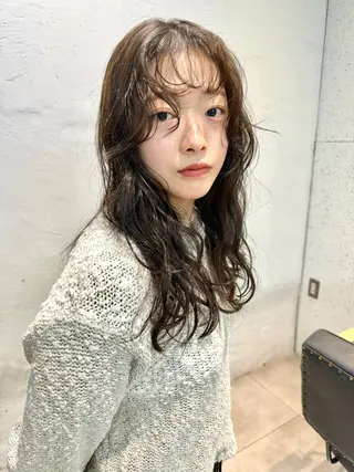 ロング パーマ 顔周りカット/透明感 カラー✂️MEIのヘアスタイル