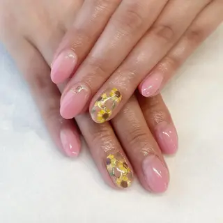 ネイル 🌈🐰 saki. m 🐰🌈のネイルデザイン