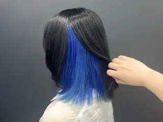 ミディアム カラー White梅田  ／ COCOのヘアスタイル